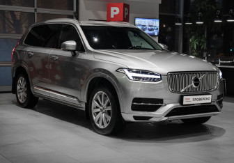 Подержанный автомобиль Volvo XC90 2019 года (3 фото)