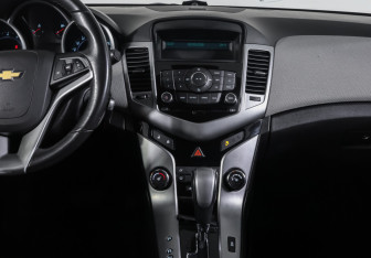 Подержанный автомобиль Chevrolet Cruze Sedan 2012 года (12 фото)