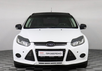 Подержанный автомобиль Ford Focus Hatchback 2011 года (2 фото)