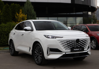 Подержанный автомобиль Changan UNI-K 2023 года (2 фото)