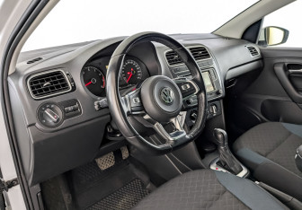 Подержанный автомобиль Volkswagen Polo Sedan 2019 года (16 фото)