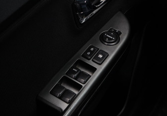 Подержанный автомобиль Kia Rio Hatchback 2012 года (13 фото)