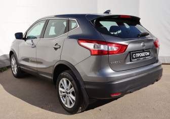 Подержанный автомобиль Nissan Qashqai 2017 года (6 фото)