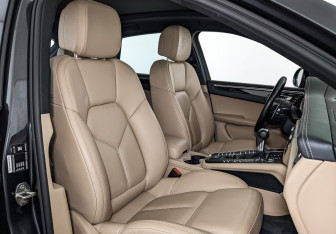 Подержанный автомобиль Porsche Macan 2021 года (24 фото)