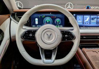 Подержанный автомобиль Voyah Free 2024 года (20 фото)