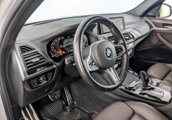 Подержанный автомобиль BMW X3 2020 года (16 фото)