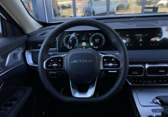 Подержанный автомобиль Jetour X70 2025 года (15 фото)