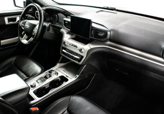Подержанный автомобиль Ford Explorer 2021 года (5 фото)