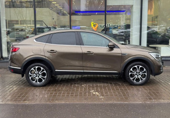 Подержанный автомобиль Renault Arkana 2019 года (4 фото)