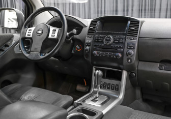 Подержанный автомобиль Nissan Pathfinder 2014 года (11 фото)