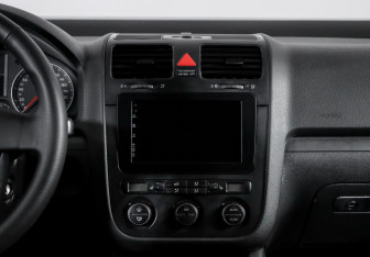 Подержанный автомобиль Volkswagen Golf Hatchback 2005 года (13 фото)