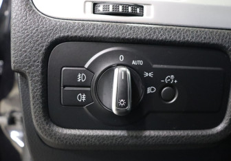 Подержанный автомобиль Volkswagen Touareg 2016 года (12 фото)