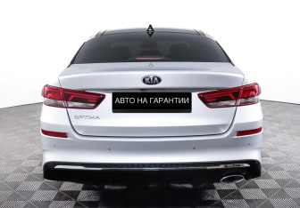 Подержанный автомобиль Kia Optima Sedan 2019 года (6 фото)