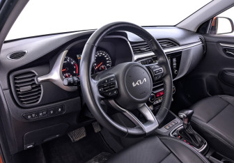 Подержанный автомобиль Kia Rio Hatchback 2022 года (15 фото)