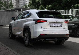 Подержанный автомобиль Lexus NX 2017 года (6 фото)