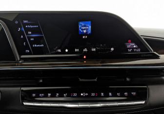 Подержанный автомобиль Cadillac Escalade Suv 2021 года (17 фото)