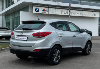 Подержанный автомобиль Hyundai ix35 2014 года (5 фото)