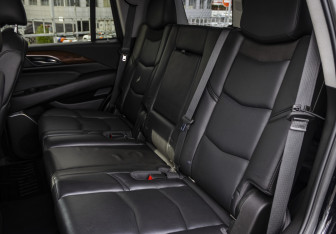 Подержанный автомобиль Cadillac Escalade Suv 2017 года (16 фото)