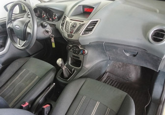 Подержанный автомобиль Ford Fiesta Hatchback 2008 года (11 фото)