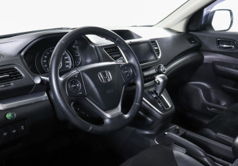 Подержанный автомобиль Honda CR-V 2016 года (7 фото)
