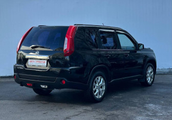 Подержанный автомобиль Nissan X-Trail 2011 года (5 фото)