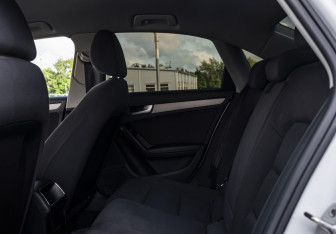 Подержанный автомобиль Audi A4 Sedan 2013 года (15 фото)