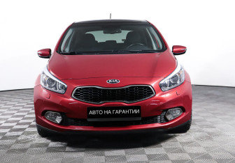Подержанный автомобиль Kia Ceed Hatchback 2012 года (2 фото)