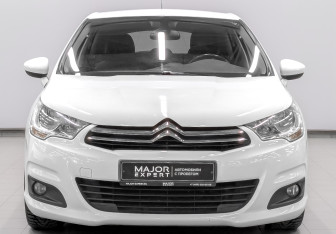 Подержанный автомобиль Citroen C4 Hatchback 2014 года (2 фото)