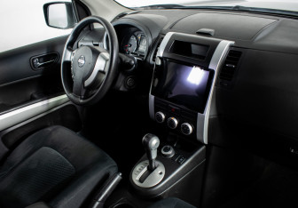 Подержанный автомобиль Nissan X-Trail 2013 года (10 фото)