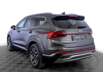 Подержанный автомобиль Hyundai Santa Fe 2022 года (7 фото)