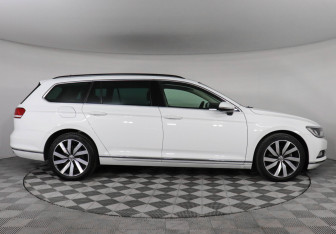 Подержанный автомобиль Volkswagen Passat Wagon 2019 года (4 фото)