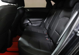 Подержанный автомобиль Kia Ceed Hatchback 2018 года (11 фото)