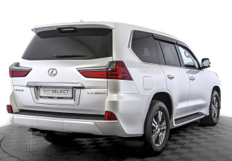 Подержанный автомобиль Lexus LX 2021 года (5 фото)