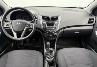 Подержанный автомобиль Hyundai Solaris Sedan 2015 года (12 фото)