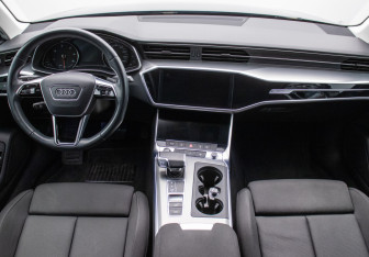 Подержанный автомобиль Audi A6 Sedan 2023 года (13 фото)