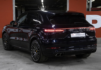Подержанный автомобиль Porsche Cayenne 2018 года (7 фото)
