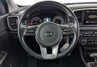 Подержанный автомобиль Kia Sportage 2021 года (21 фото)