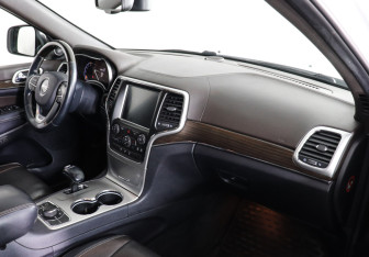 Подержанный автомобиль Jeep Grand Cherokee 2013 года (9 фото)