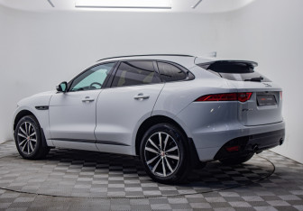 Подержанный автомобиль Jaguar F-Pace 2018 года (3 фото)