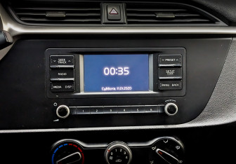 Подержанный автомобиль Kia Rio Hatchback 2021 года (15 фото)