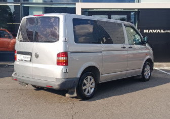 Подержанный автомобиль Volkswagen Transporter Minivan 2007 года (5 фото)