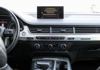 Подержанный автомобиль Audi Q7 2019 года (15 фото)