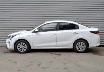 Подержанный автомобиль Kia Rio Sedan 2021 года (8 фото)
