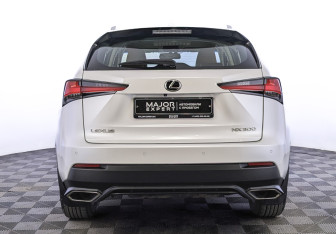 Подержанный автомобиль Lexus NX 2018 года (6 фото)