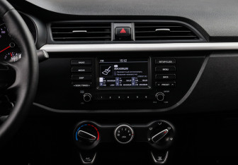 Подержанный автомобиль Kia Rio Hatchback 2019 года (10 фото)