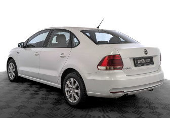 Подержанный автомобиль Volkswagen Polo Sedan 2016 года (7 фото)
