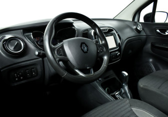 Подержанный автомобиль Renault Kaptur 2017 года (9 фото)