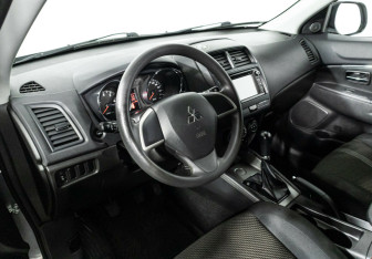 Подержанный автомобиль Mitsubishi ASX 2017 года (9 фото)