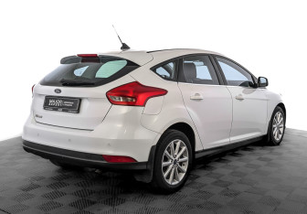 Подержанный автомобиль Ford Focus Hatchback 2016 года (5 фото)
