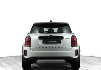 Подержанный автомобиль MINI Countryman 2022 года (6 фото)